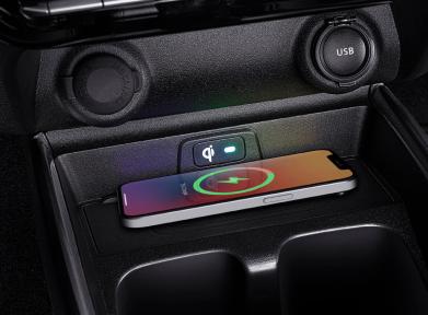 Wireless Charger Berkelana ke mana saja tanpa khawatir dengan ponsel pintar Anda, karena ada Qi wireless charging untuk mengisi daya.